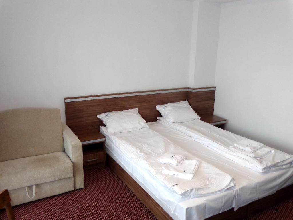 Bed and breakfast Adamar Jastrzębia Góra Chambre photo