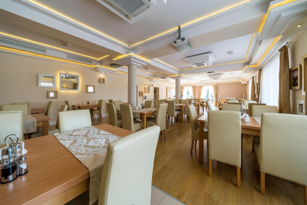 Bed and breakfast Adamar Jastrzębia Góra Extérieur photo