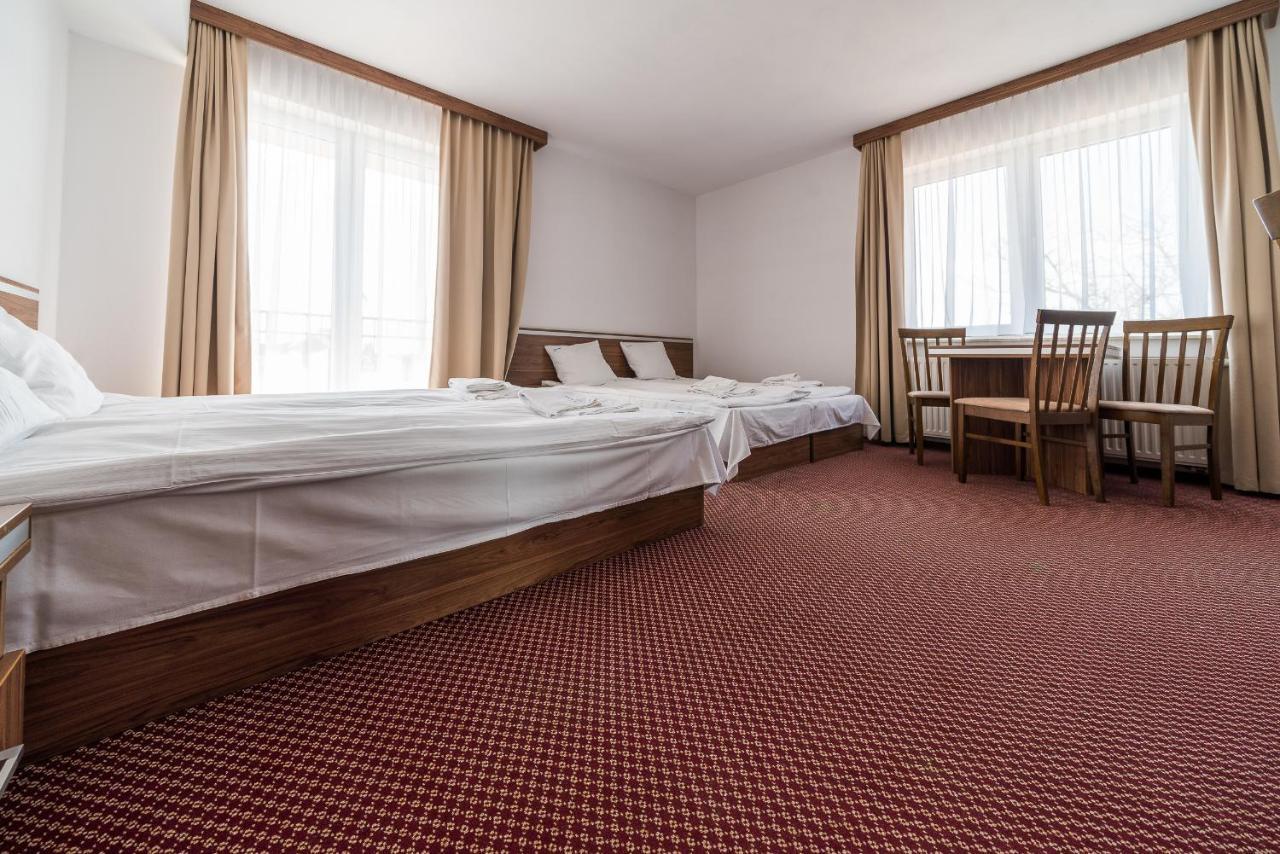 Bed and breakfast Adamar Jastrzębia Góra Extérieur photo