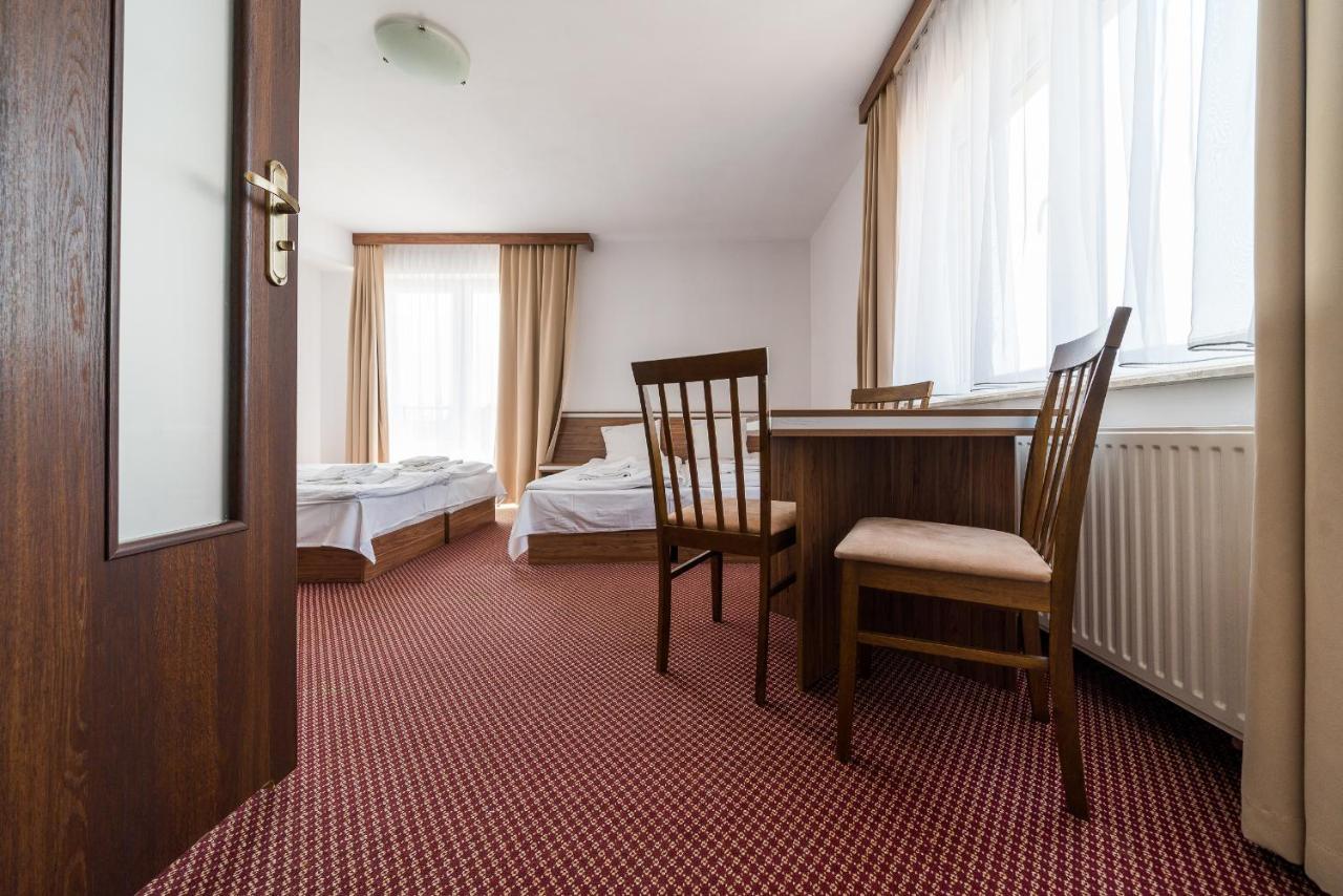 Bed and breakfast Adamar Jastrzębia Góra Extérieur photo