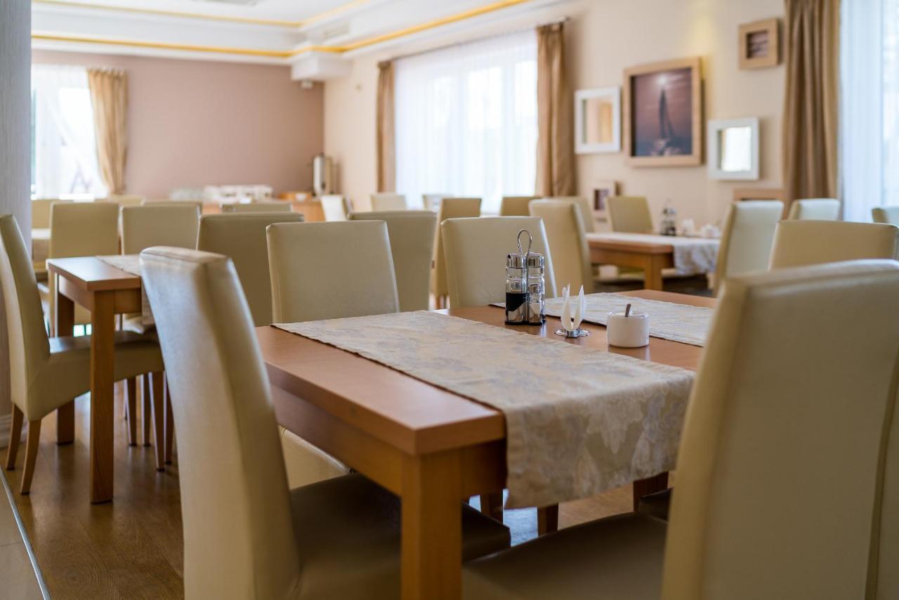 Bed and breakfast Adamar Jastrzębia Góra Extérieur photo
