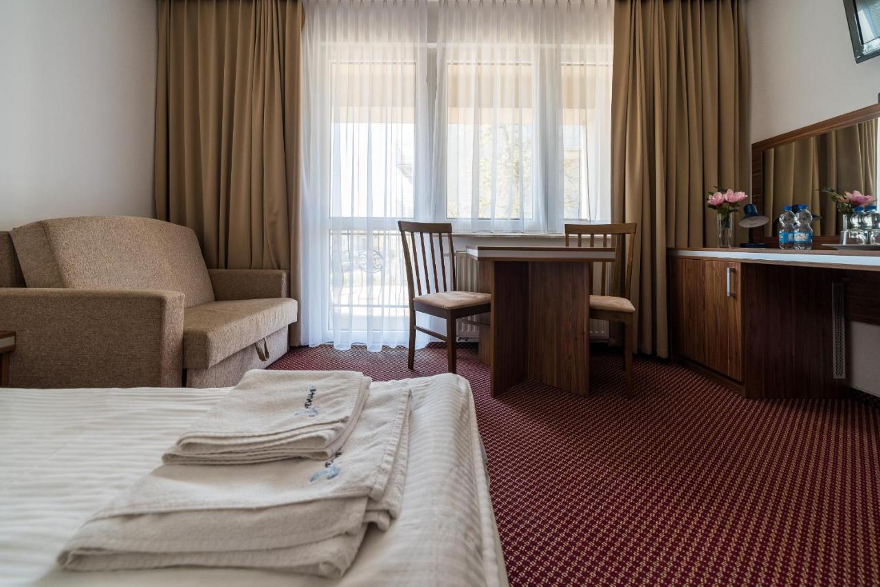 Bed and breakfast Adamar Jastrzębia Góra Extérieur photo