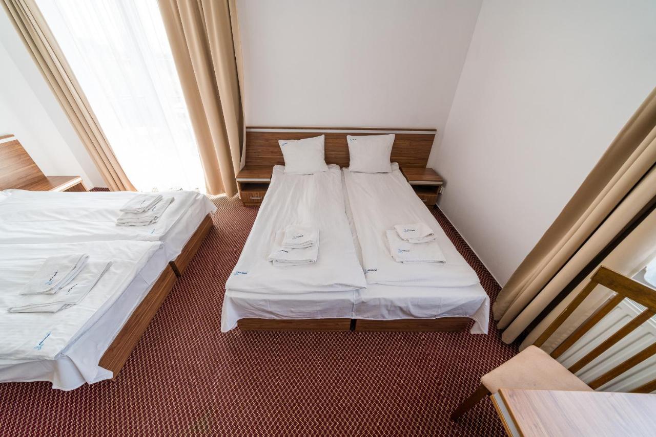 Bed and breakfast Adamar Jastrzębia Góra Extérieur photo